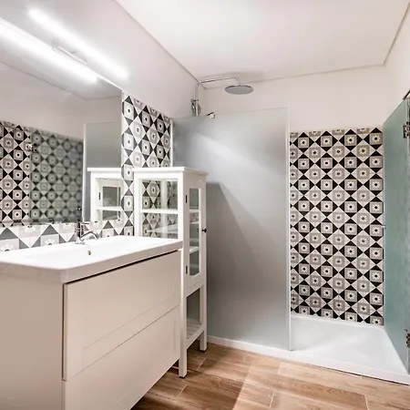 Downtown Grand Apartament